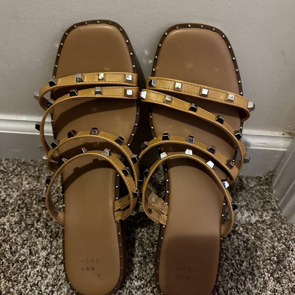 Women’s flats